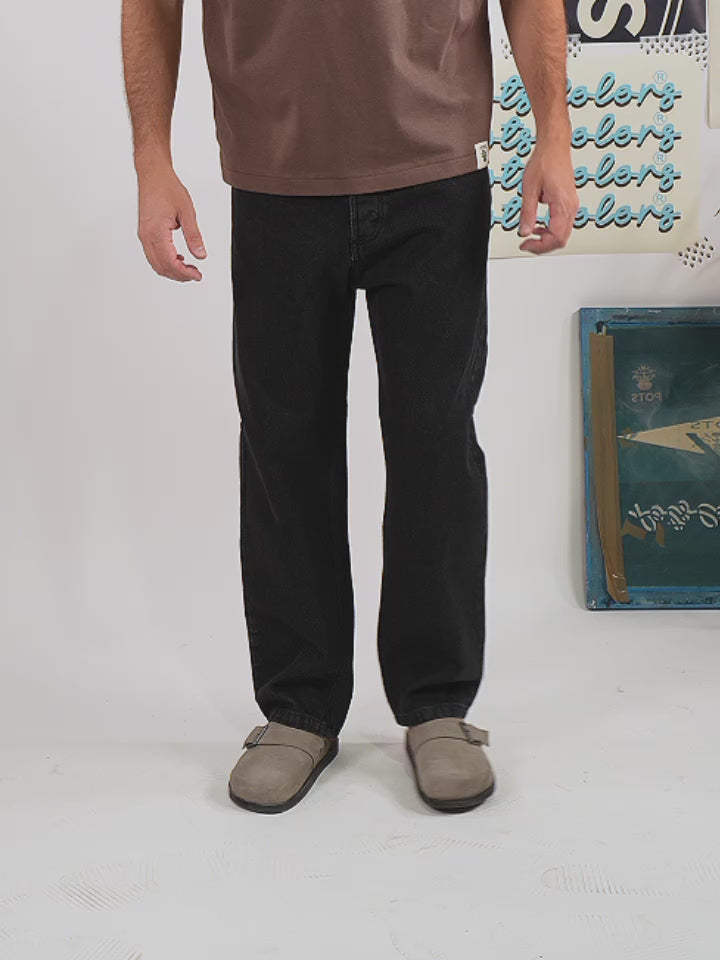 STRAIGHT JEANS BLACK